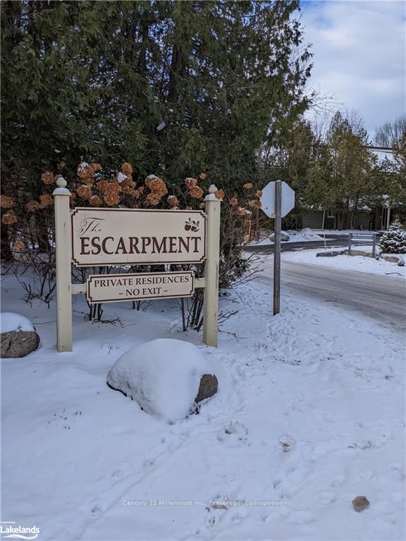 home for lease on 201 ESCARPMENT Crescent