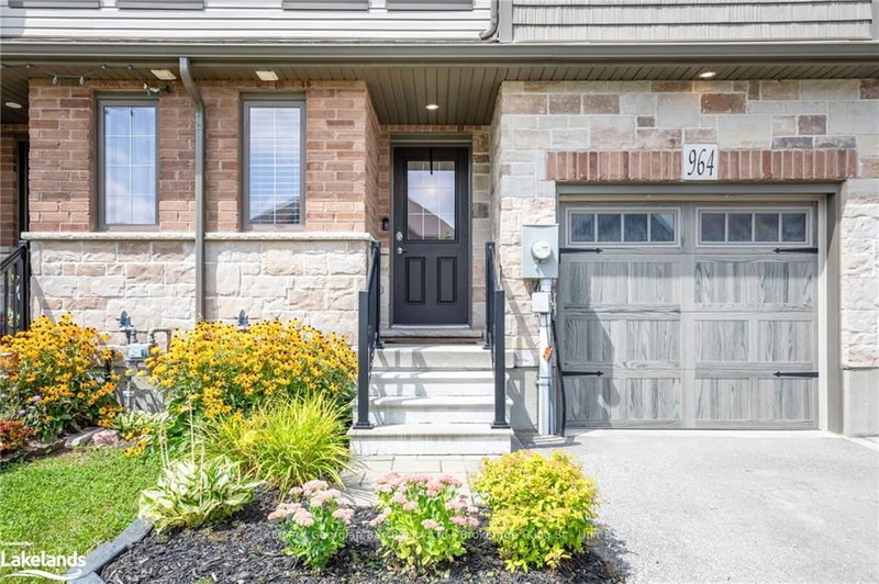 964 WRIGHT Dr, Midland, L4R 0E3 | Image 2