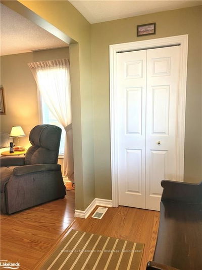 74 PENNSYLVANIA Ave, Wasaga Beach - Wasaga Beach image-0-2