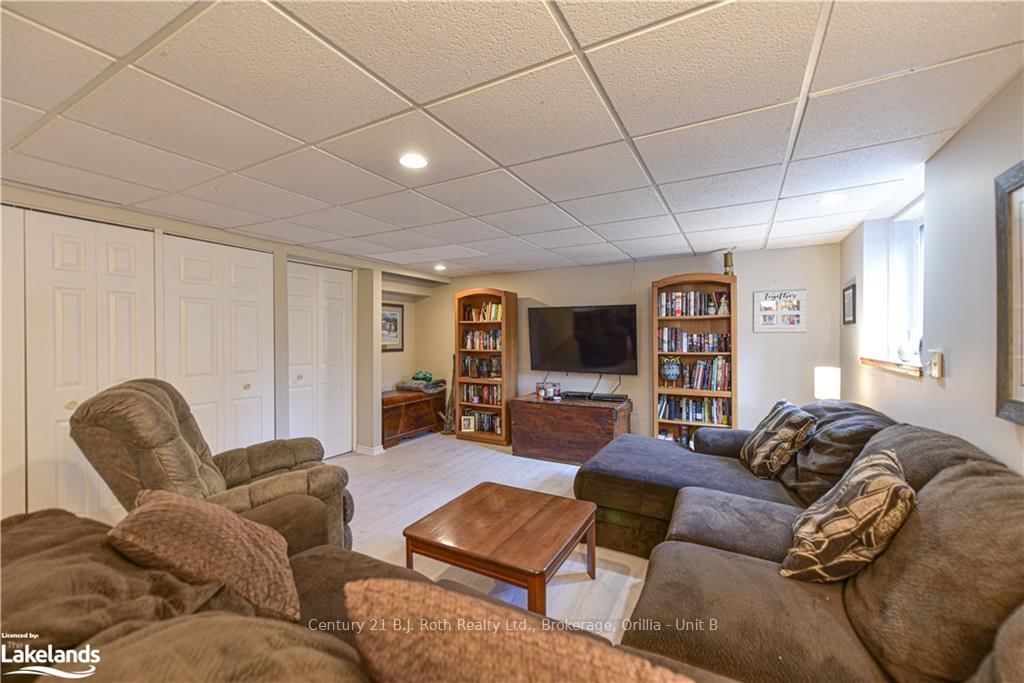 Listing Image 40