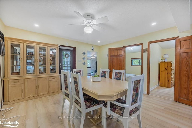 34 NANCY St, Wasaga Beach, L9Z 2K5 | Image 3