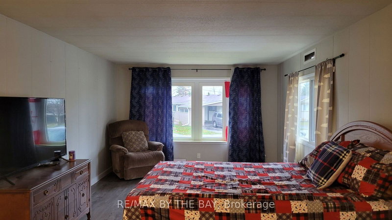 50 Georgian Glen Dr, Wasaga Beach, L9Z 1K7 | Image 3