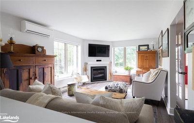 115 ROBINSON Street — photo 4