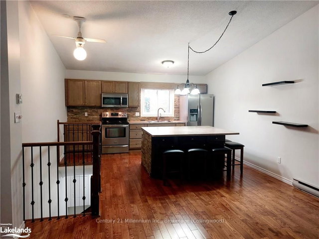 163 ESCARPMENT Crescent