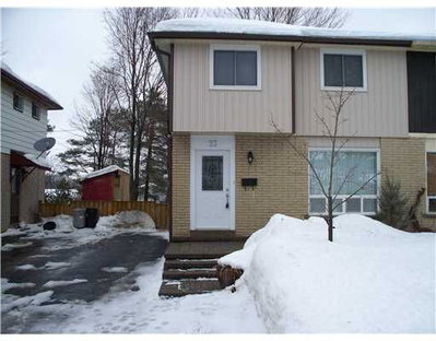 Semi-Detached House sold at 23 Chaucer Crescent, Barrie, Ontario, L4N 4T8 - Letitia Heights - MLS: S1101199