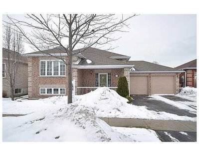 Detached House sold at 11 Watson Drive, Barrie, Ontario, L4M 6W3 - East Bayfield - MLS: S1102036