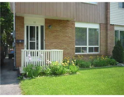Semi-Detached House sold at 11 Chaucer Crescent, Barrie, Ontario, L4N 4T8 - Letitia Heights - MLS: S1105162