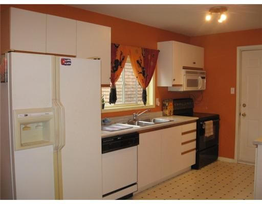 132 Benson Dr, Barrie, L4N 7Y3 | Image 3