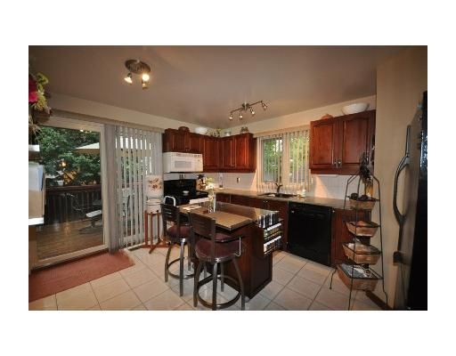 38 Kempenfelt Dr, Barrie, L4M 1B9 | Image 2