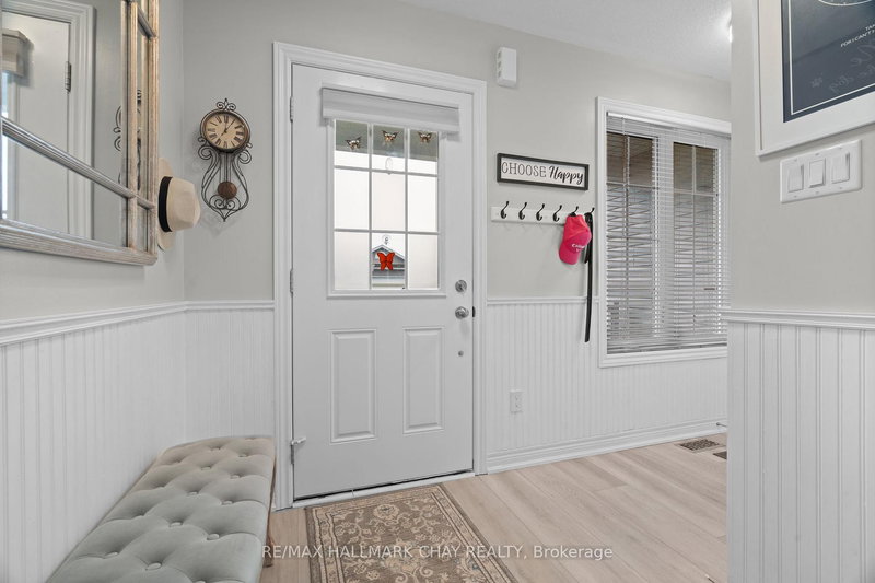 8 Sinclair Cres, Ramara, L3V 8J9 | Image 3