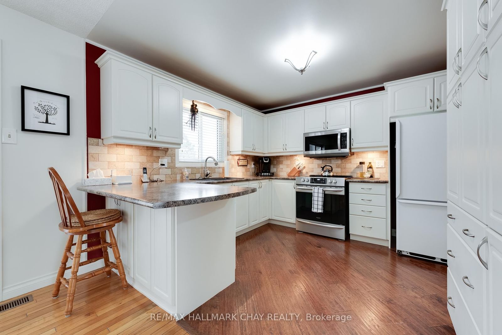 Listing Image 7