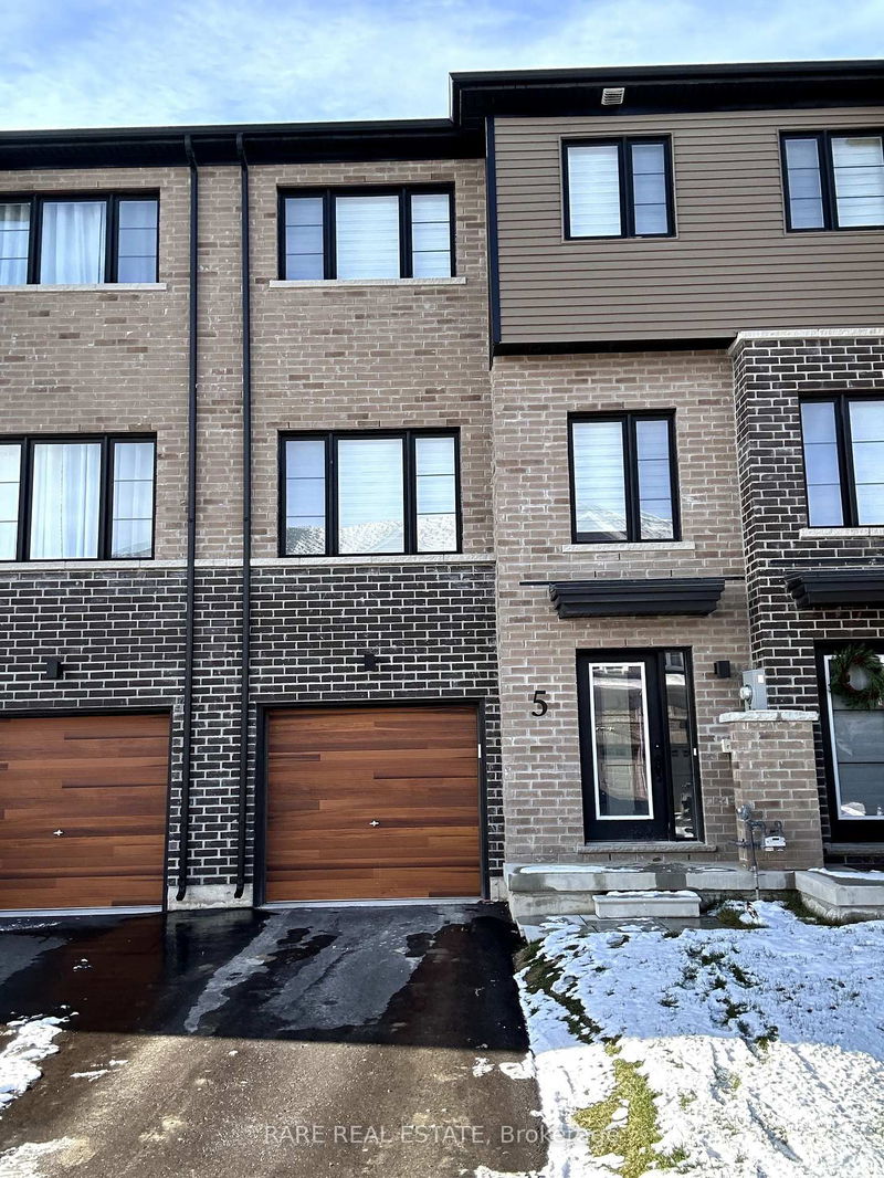 home for lease on 5 Pumpkin Corner Crescent