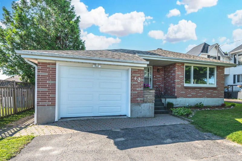 home for sale on 42 Poyntz Street