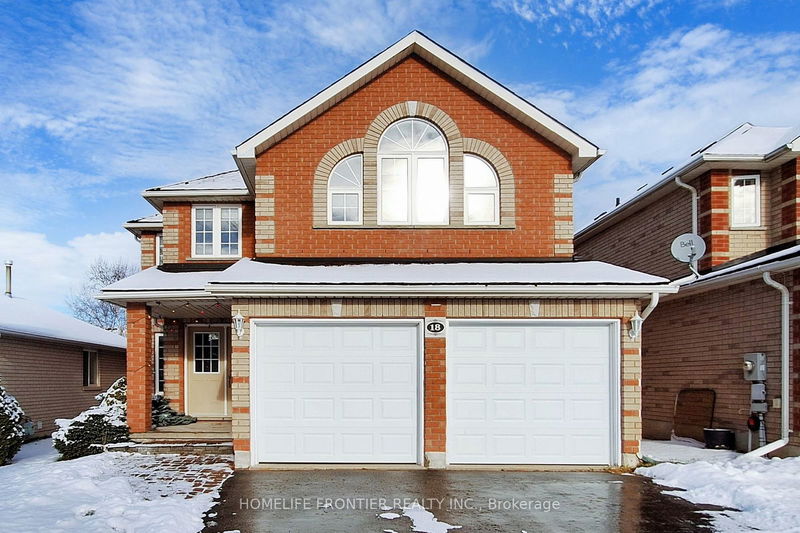 18 Benjamin Lane, Barrie - Painswick South image-0-0