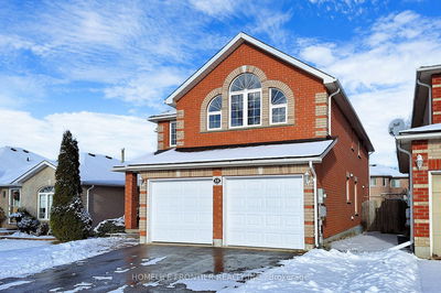 18 Benjamin Lane, Barrie - Painswick South image-0-2