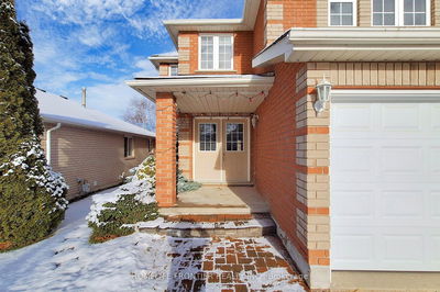 18 Benjamin Lane, Barrie - Painswick South image-0-3