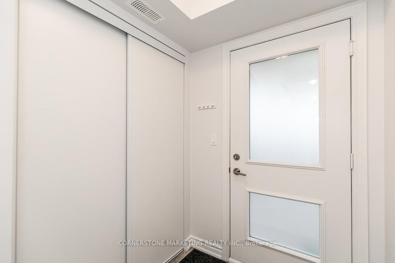 205 - 4 Anchorage Cres, Collingwood, L9Y 0Y6 | Image 3