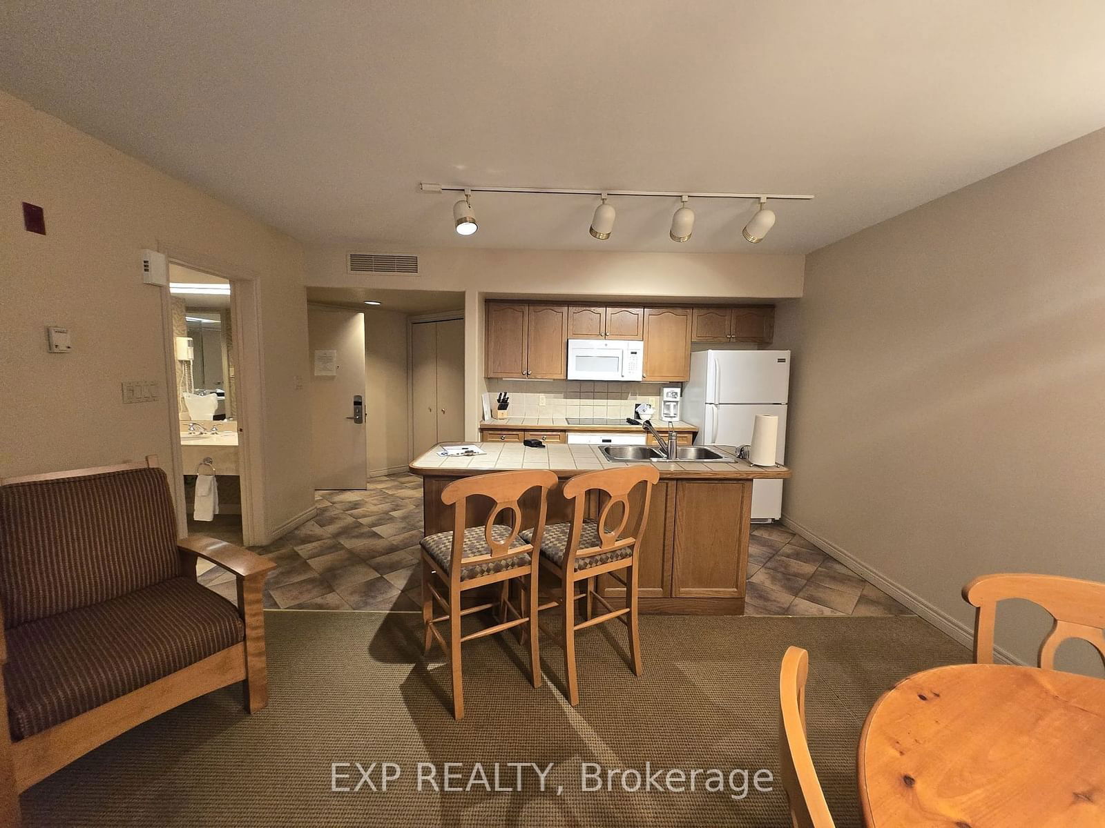 Condo leased at 2132-90 Highland Drive, Oro-Medonte, Horseshoe Valley, L0L 2L0 - MLS: S11883550