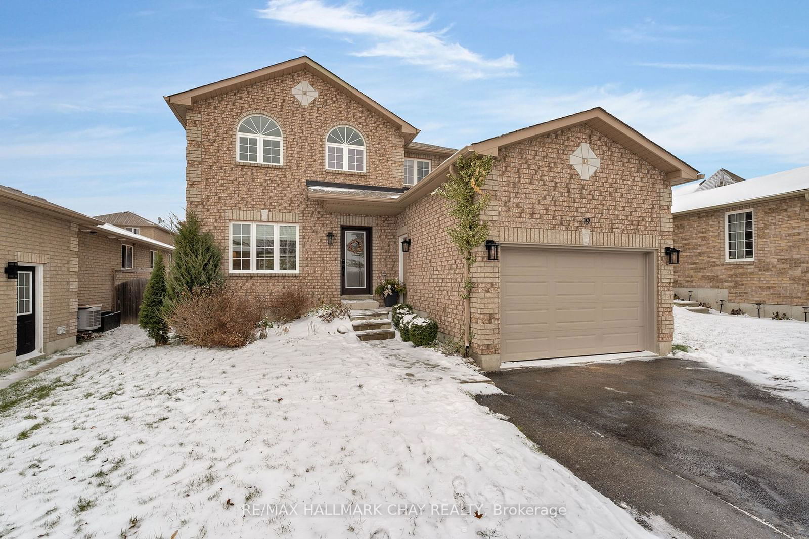 Detached House sold at 19 Michelle Drive, Barrie, Painswick South, L4N 5Y1 - MLS: S11884014