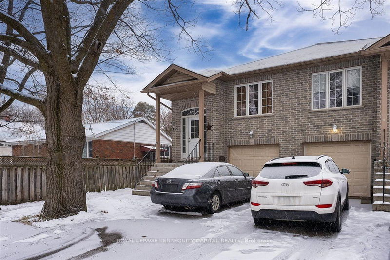 102 Henry St, Barrie - Wellington image-0-0