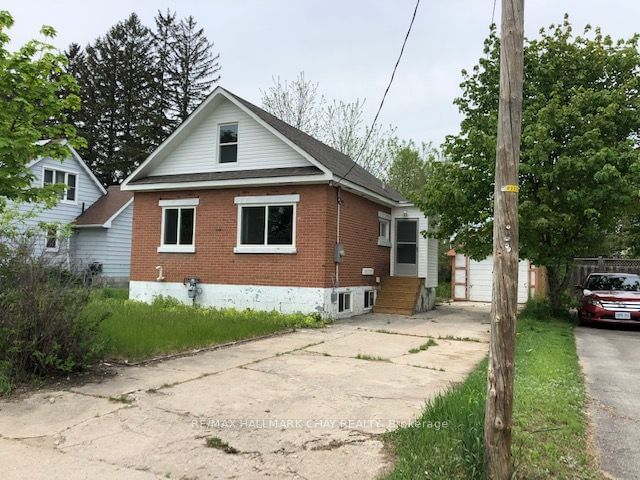 Building at 12 Dufferin Street, Barrie, Sanford