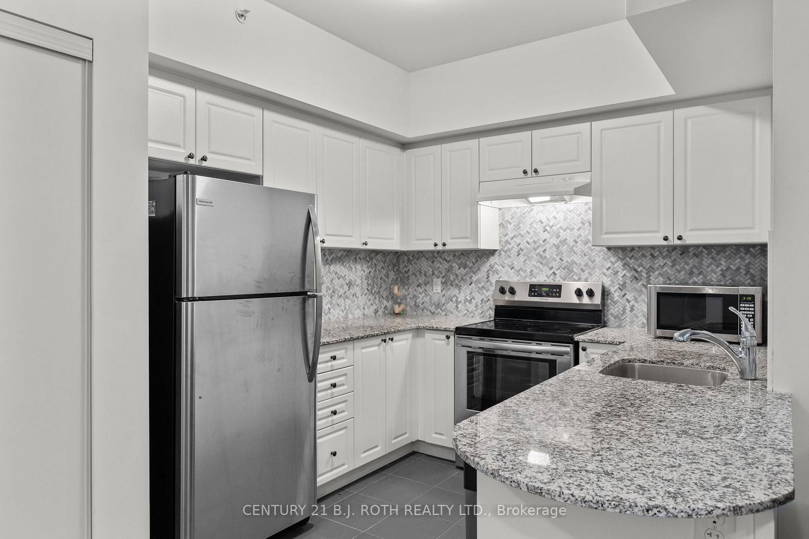 Listing Image 7