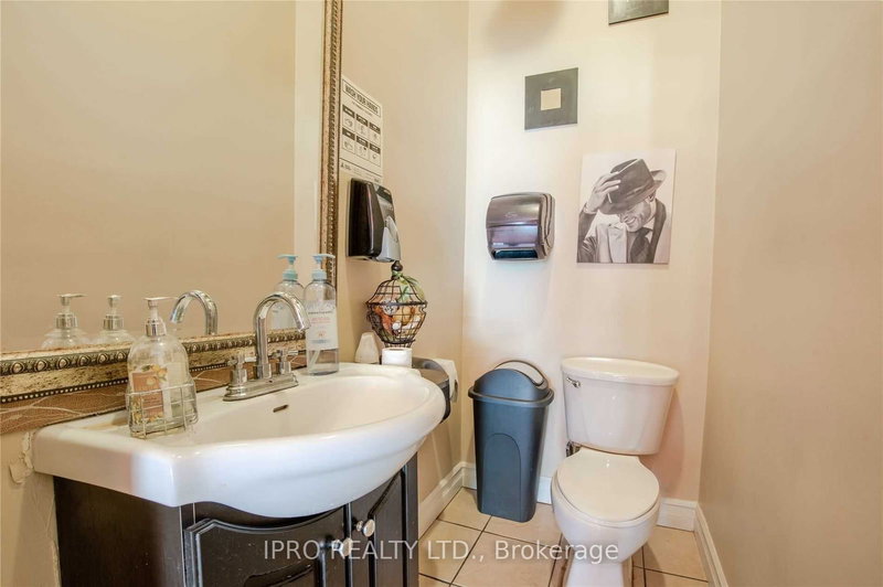 62 Dunlop St W, Barrie, L4N 1A4 | Image 3