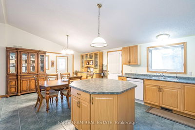 2 St James Pl, Wasaga Beach - Wasaga Beach image-0-3