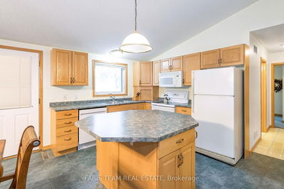 2 St James Pl, Wasaga Beach - Wasaga Beach image-0-4