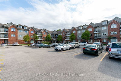 Unit 211 — 16 Westbury Rd, Wasaga Beach - Wasaga Beach image-0-4