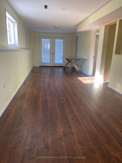 111 Columbia Rd, Barrie - Holly image-0-1