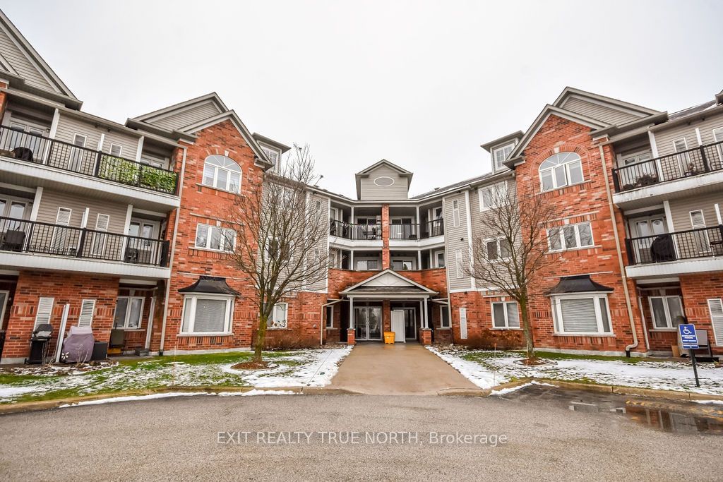 Building at 16 Westbury Road, Wasaga Beach, Wasaga Beach