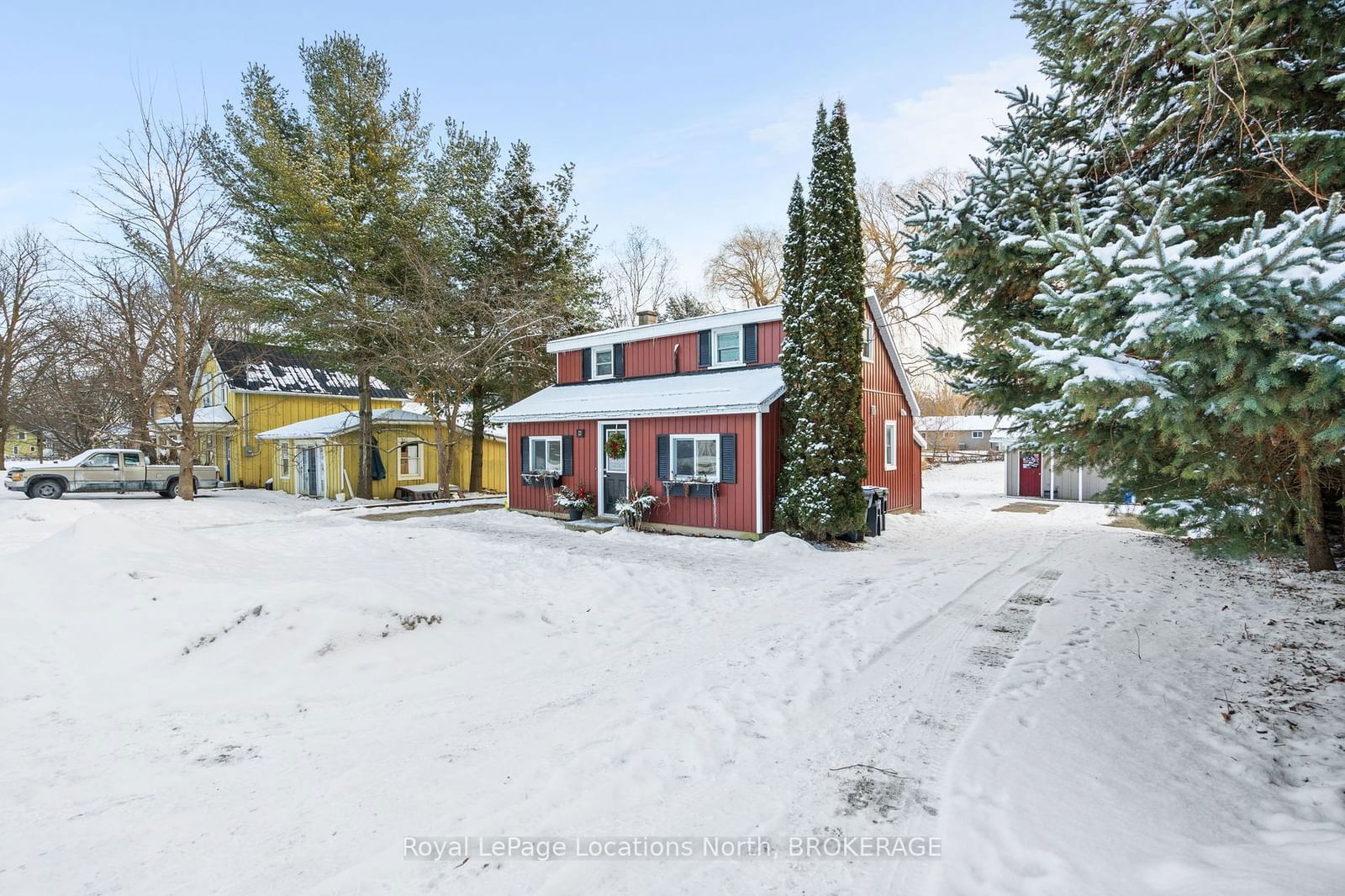 Detached House sold at 23 Elizabeth Street, Clearview, Creemore, L0M 1G0 - MLS: S11898294