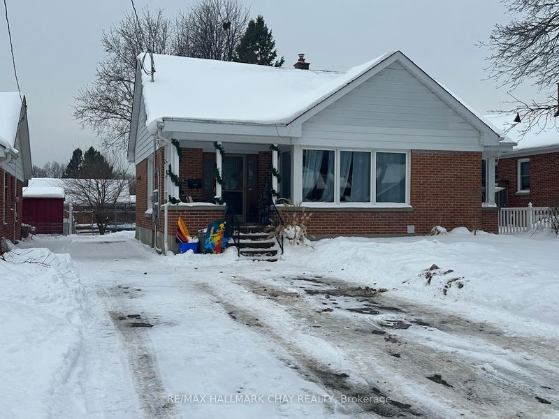 home for lease on Lower-68 Cook Street