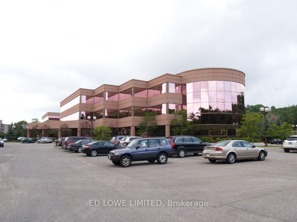 Building at 126 Wellington Street, Barrie, Wellington