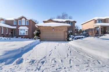 Detached House for lease at 24 Neelands Street, Barrie, West Bayfield, L4N 7A1 - MLS: S11902070