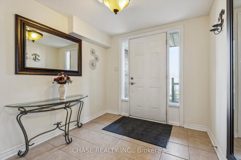 423 Irwin St, Midland, L4R 2V6 | Image 3