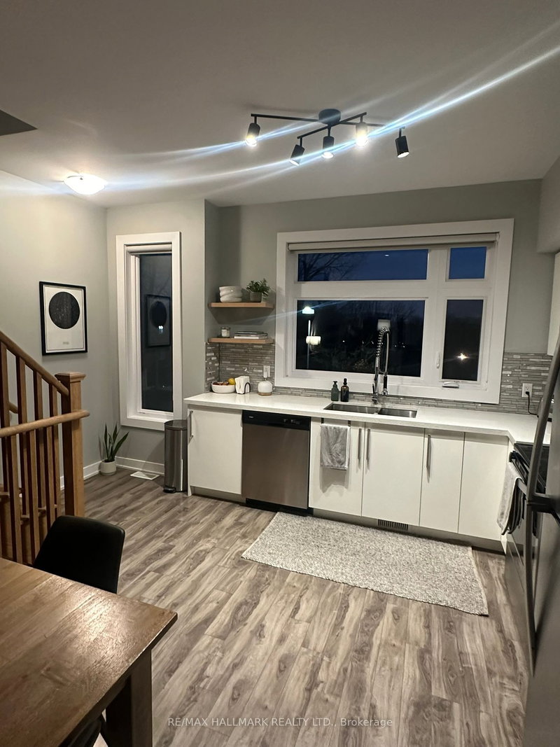 49 - 540 Essa Rd, Barrie, L9J 0H2 | Image 2