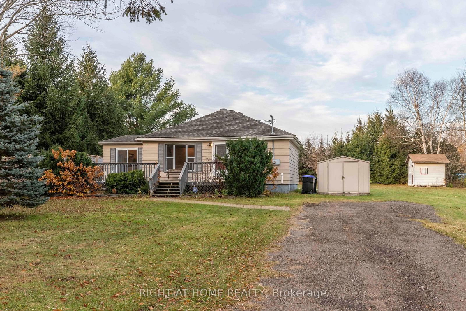 Detached House sold at 3714 McCarthy Drive, Clearview, Rural Clearview, L0M 1N0 - MLS: S11905946