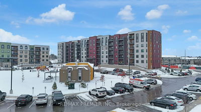 Unit 404 — 4 Spice Way, Barrie - Innis-Shore image-0-3