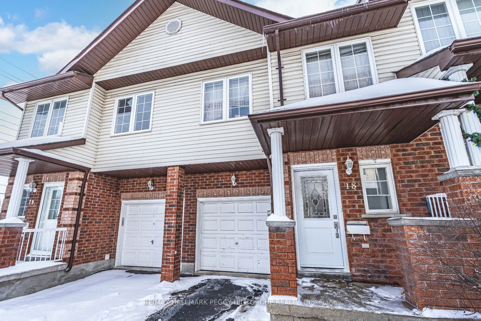 Townhouse sold at 18-488 Yonge Street, Barrie, Painswick North, L4N 4E2 - MLS: S11913813