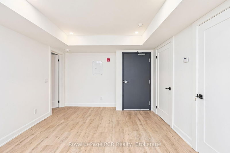 home for lease on 1-146 Hurontario Street