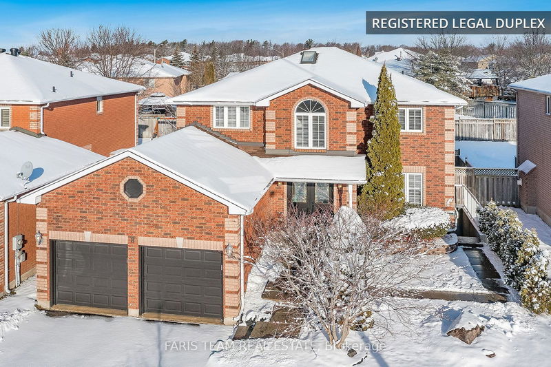 8 Farmstead Cres, Barrie - Holly image-0-0