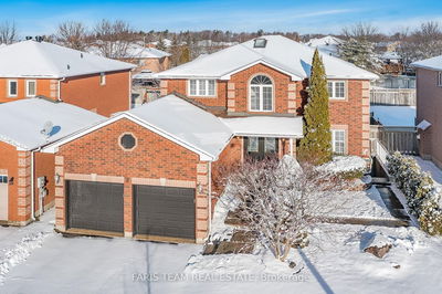 8 Farmstead Cres, Barrie - Holly