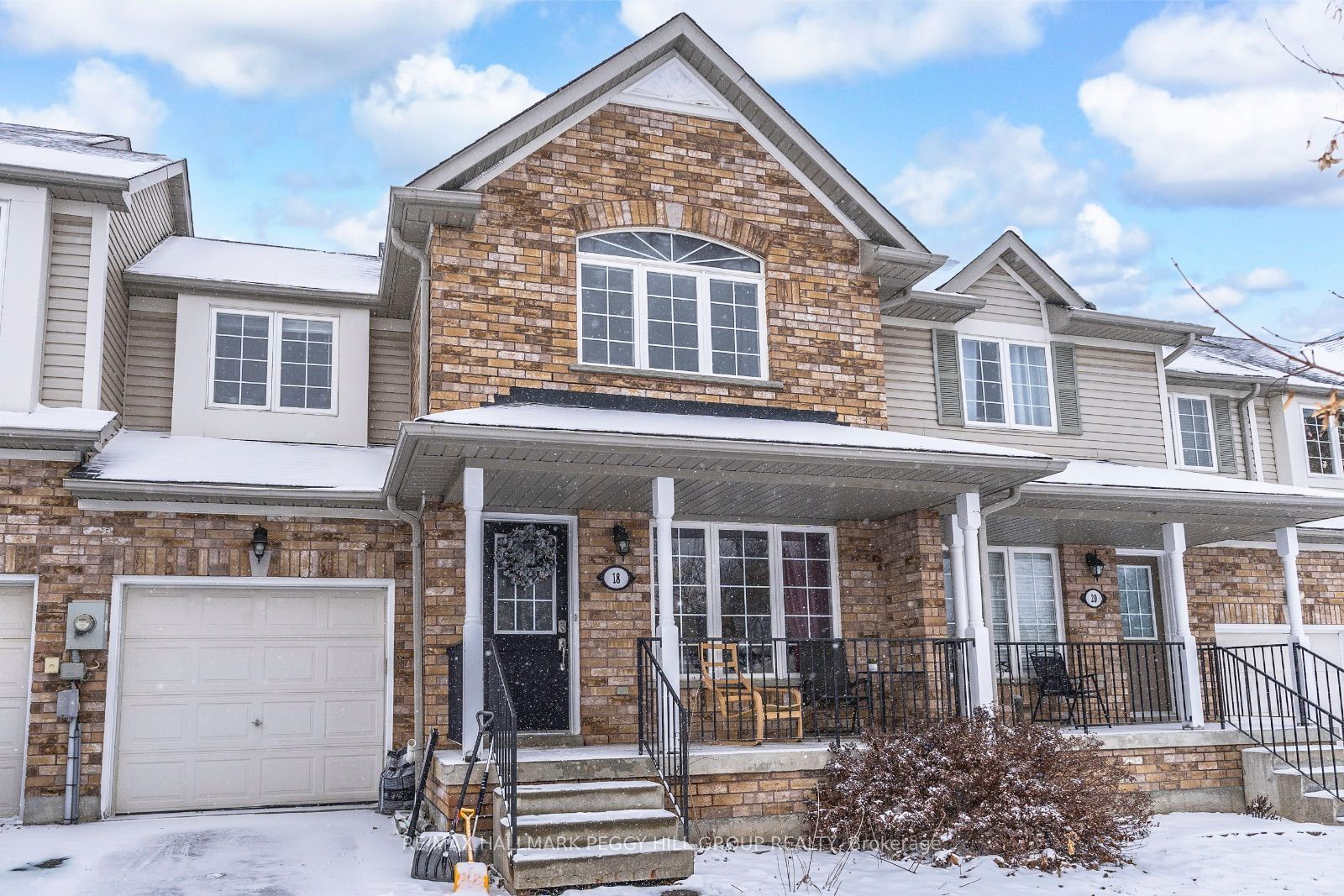 Townhouse for sale at 18 Bentley Crescent, Barrie, 400 West, L4N 0Z1 - MLS: S11915824