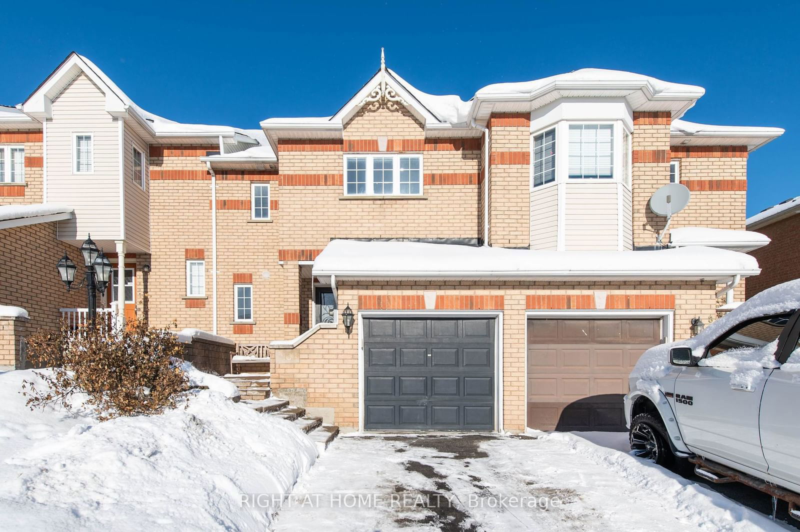 Townhouse for sale at 10 GADWALL Avenue, Barrie, Painswick South, L4N 8X6 - MLS: S11916577