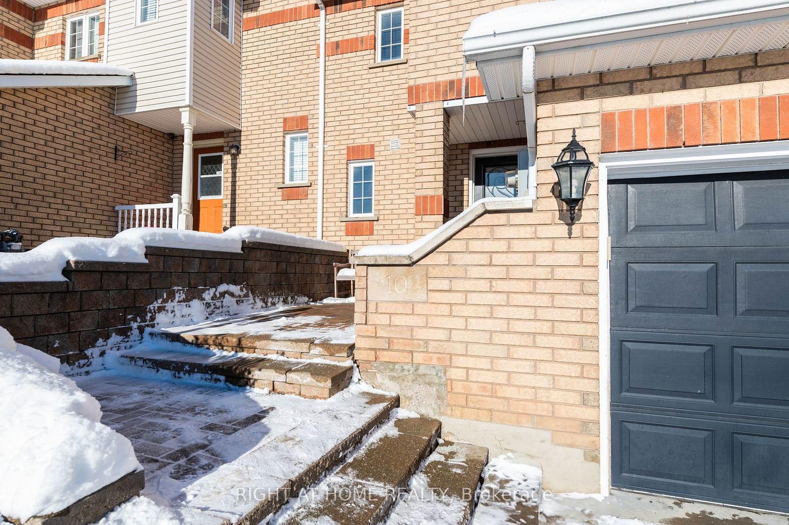 Townhouse for sale at 10 GADWALL Avenue, Barrie, Painswick South, L4N 8X6 - MLS: S11916577