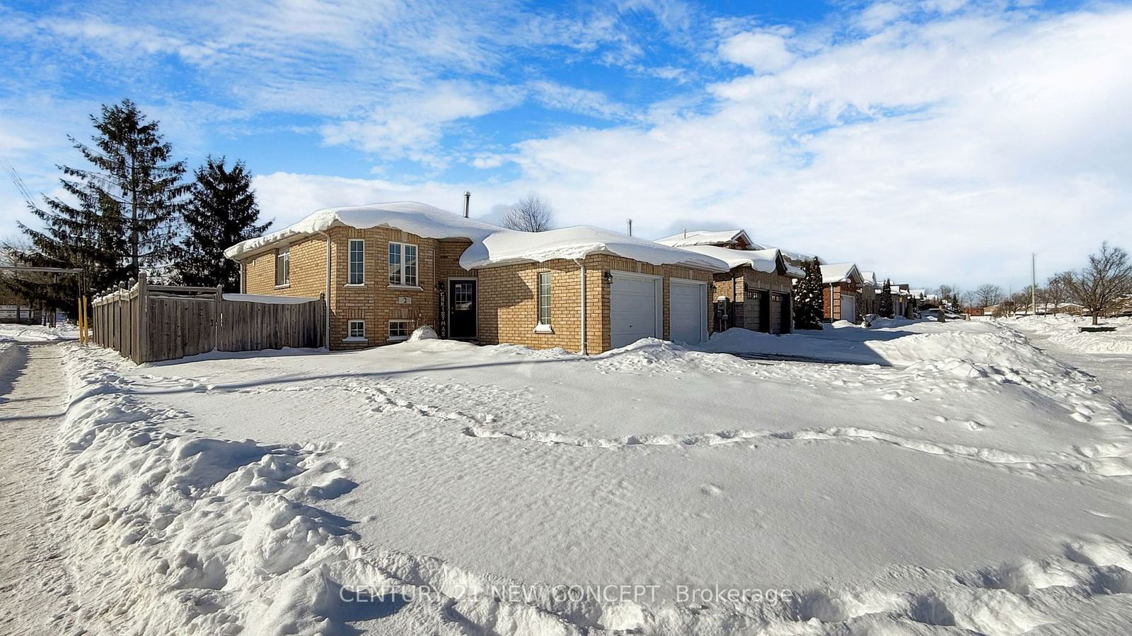 Detached House for sale at 2 Michael Crescent, Barrie, 400 North, L4M 6Y9 - MLS: S11918066