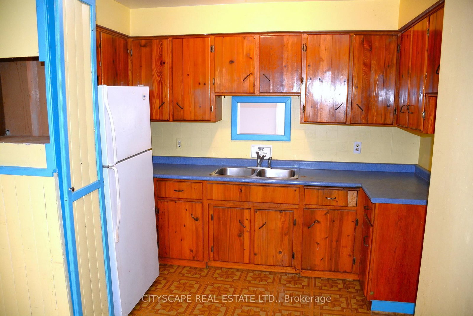 Listing Image 3