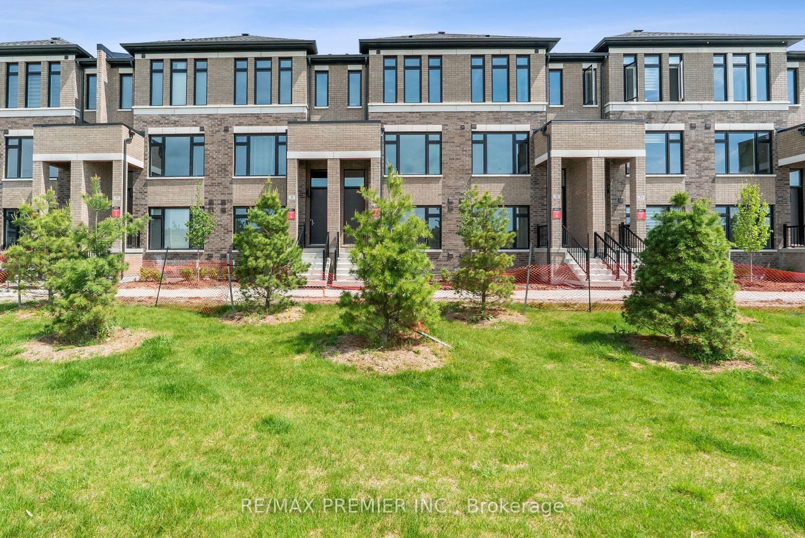 Townhouse for sale at 33 Cherry Hill Lane, Barrie, Painswick South, L9J 0M7 - MLS: S11920200